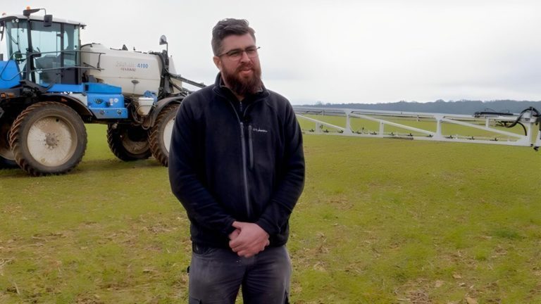 Alban Chimbault Chef de cultures dans une grande exploitation céréalière de la Vienne