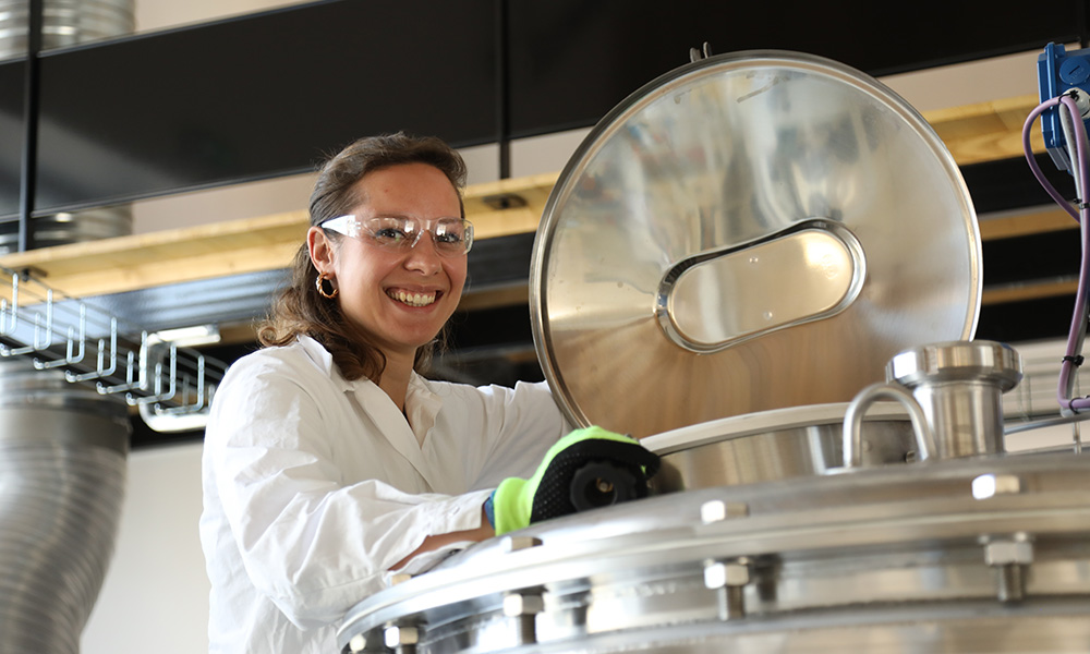 Elicit Plant Lab Girl